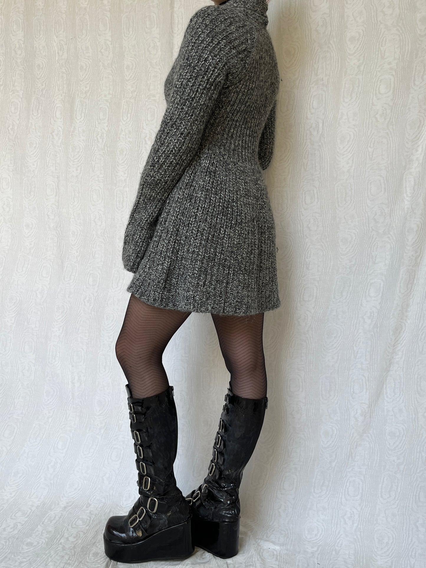 Vintage 00s Downtown Grey Knit Cardigan (M)