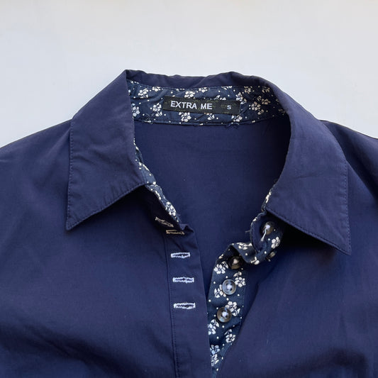 Vintage 00s Coquette Blue Fitted Button Up Shirt (XS)