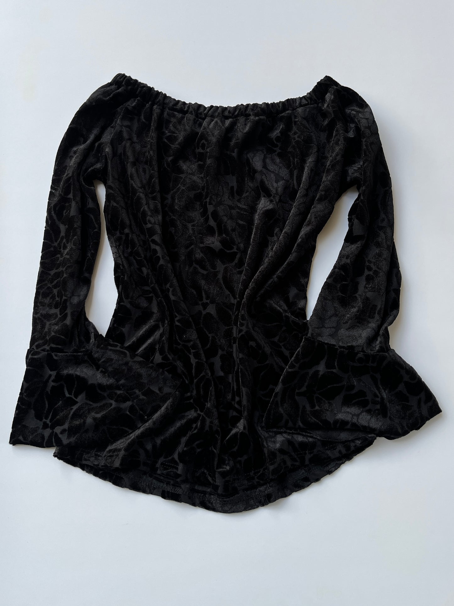 Vintage 00s Witchy Black Off-Shoulder Bell Sleeve Top (M)