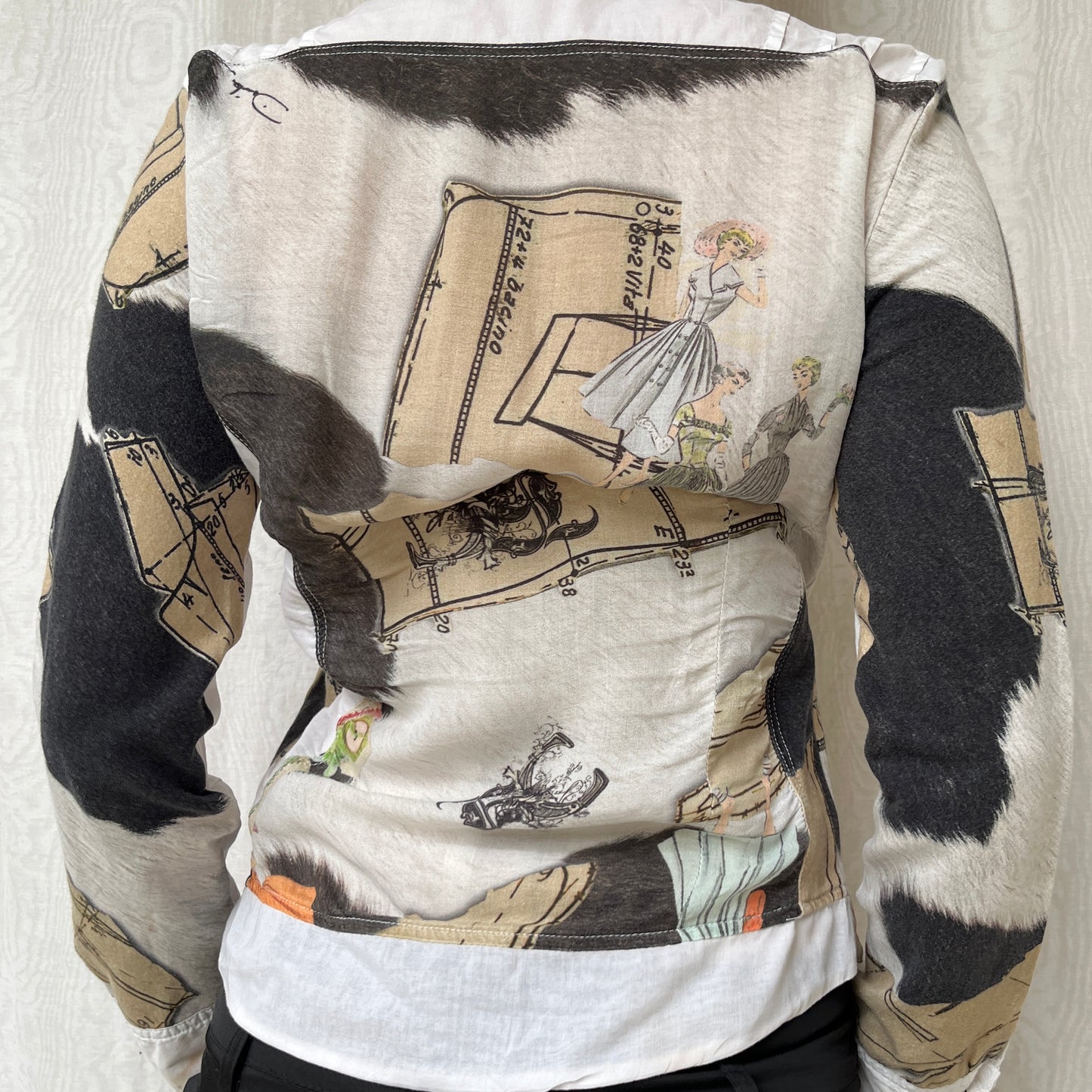 Vintage 00s Eclectic Graphic White Blouse (M)