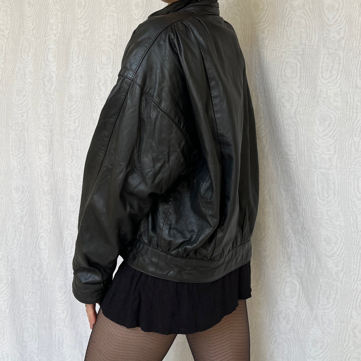 Vintage 90s Black Leather Bomber Jacket (M/L)