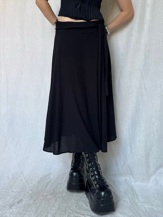 Vintage 00s Gothic Essential Black Maxi Skirt (S)