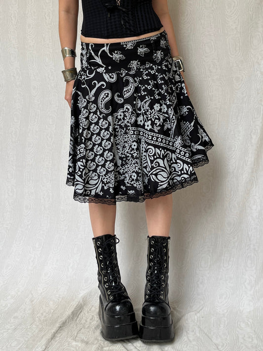Vintage 00s Eclectic Bandana Graphic Midi Skirt (M/L)