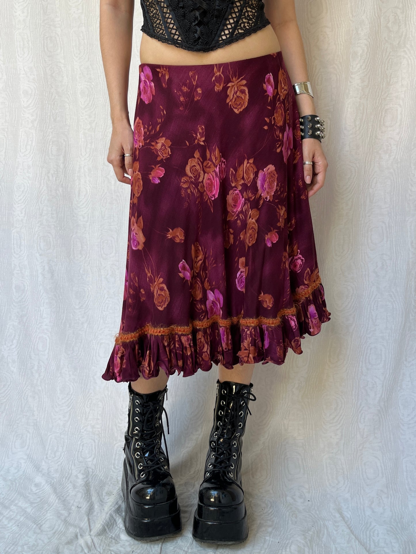 Vintage 00s Whimsigoth Rose Knee Skirt (M)