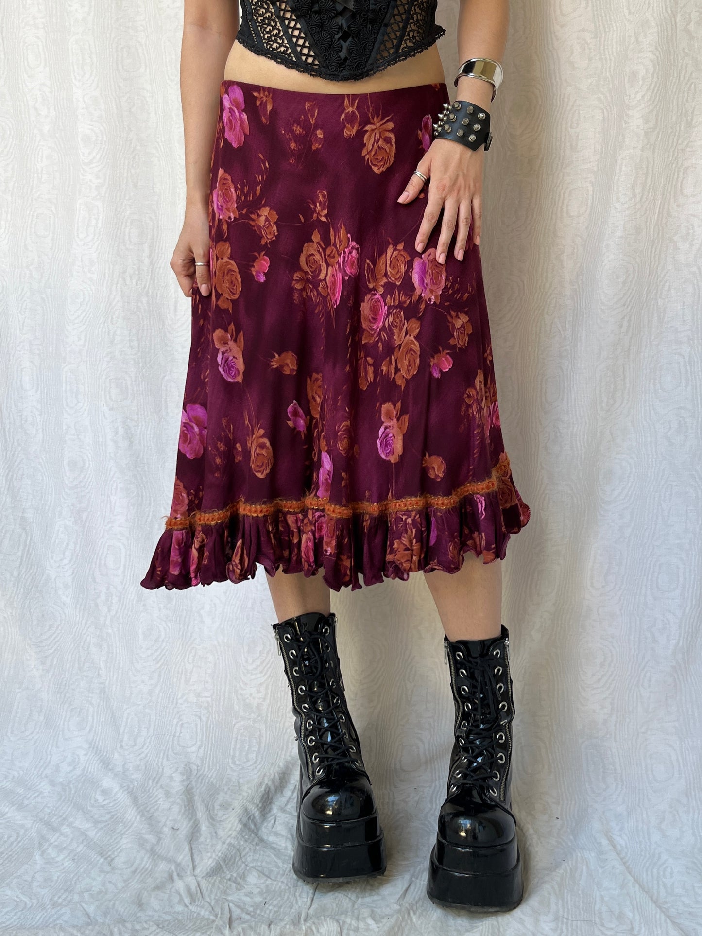 Vintage 00s Whimsigoth Rose Knee Skirt (M)