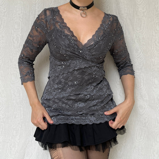 Vintage 00s Coquette Tiered Lace Gray Top (M)