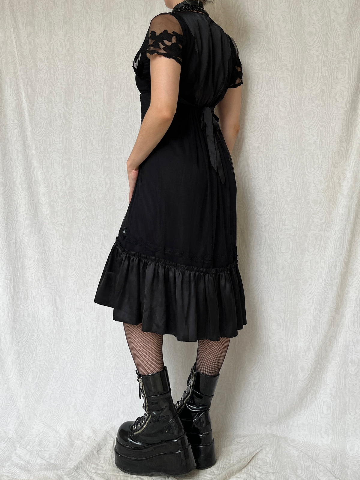 Vintage 00s Romantic Goth Black Midi Dress w Lace Short Sleeve (S)