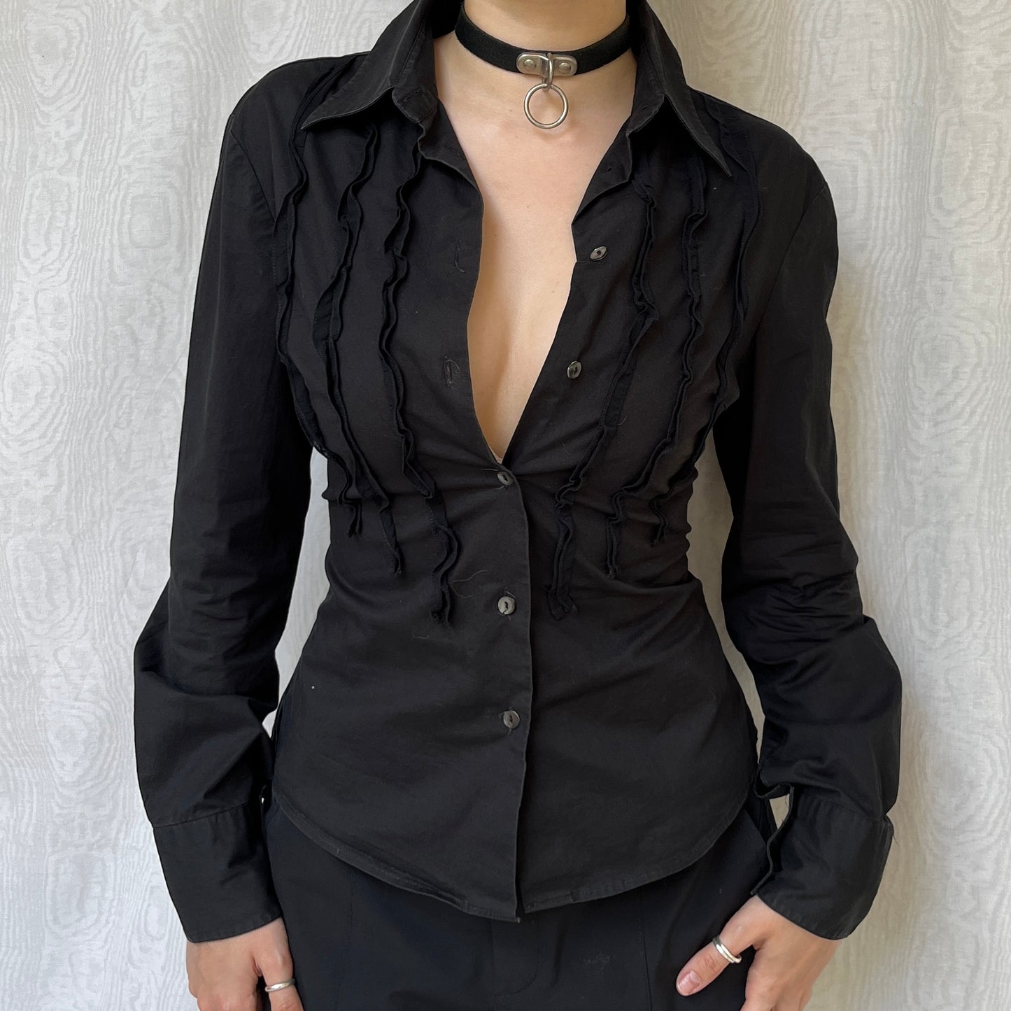 Vintage 00s 0ffice Siren Black Long Sleeve Button-Up (M/L)